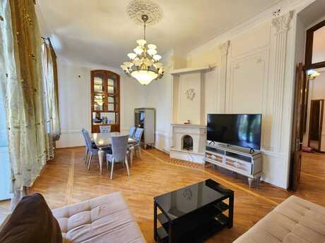 4 otaqlı köhnə tikili - Nizami m. - 136 m²