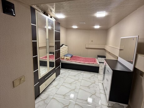 1 otaqlı köhnə tikili - Memar Əcəmi m. - 38 m²