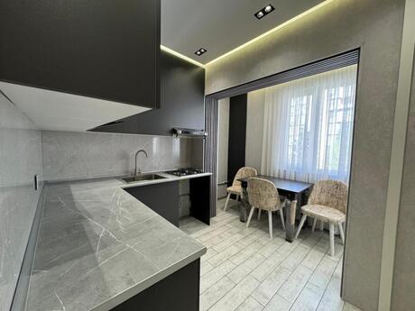 3 otaqlı köhnə tikili - Əhmədli m. - 85 m²