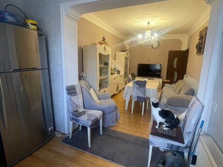 4 otaqlı köhnə tikili - Köhnə Günəşli q. - 80 m²