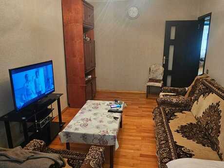 3 otaqlı köhnə tikili - Xalqlar Dostluğu m. - 75 m²