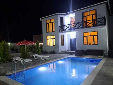 6 otaqlı həyət evi/bağ evi - Zirə q. - 300 m²