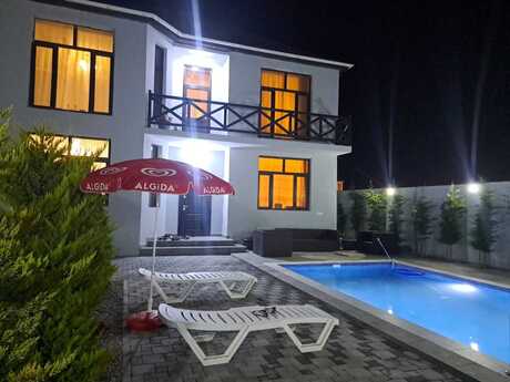 6 otaqlı həyət evi/bağ evi - Zirə q. - 300 m²
