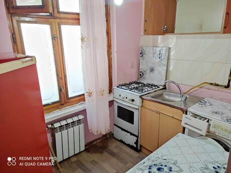 1 otaqlı köhnə tikili - Elmlər Akademiyası m. - 35 m²