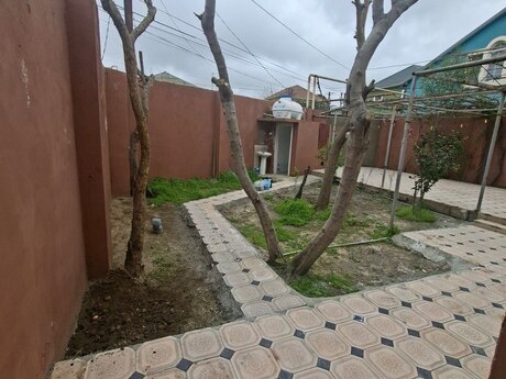 8 otaqlı həyət evi/bağ evi - Xırdalan - 300 m²