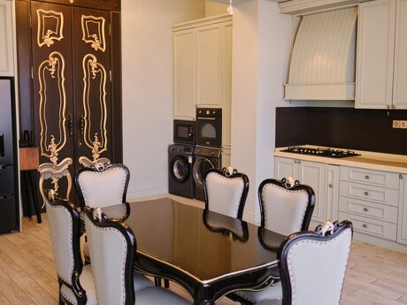 7 otaqlı yeni tikili - Həzi Aslanov m. - 565 m²