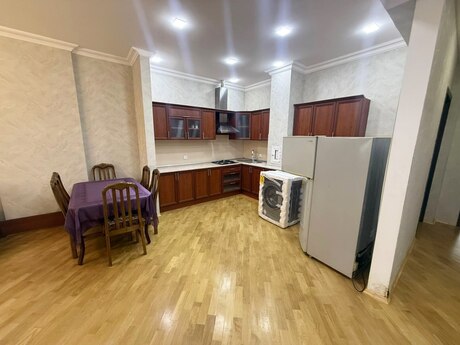 3 otaqlı yeni tikili - İnşaatçılar m. - 105 m²