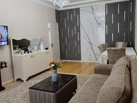 4 otaqlı həyət evi/bağ evi - Zabrat q. - 116 m²