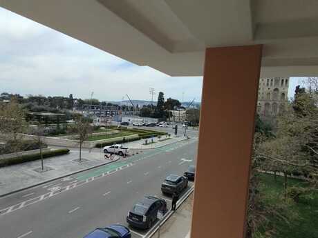 16 otaqlı ofis - 28 May m. - 560 m²