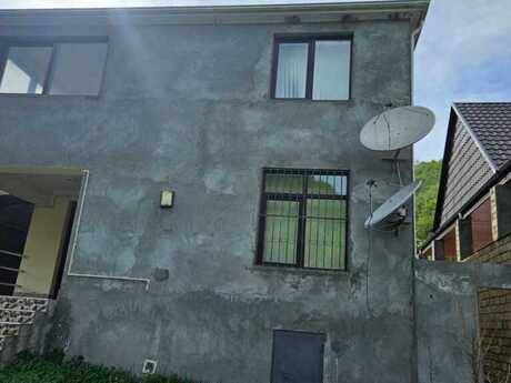 6 otaqlı həyət evi/bağ evi - Göygöl - 162 m²