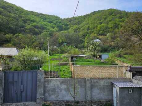 6 otaqlı həyət evi/bağ evi - Göygöl - 162 m²