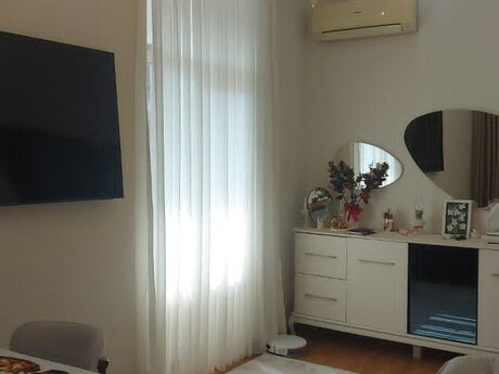 2 otaqlı köhnə tikili - Bakıxanov q. - 45.5 m²