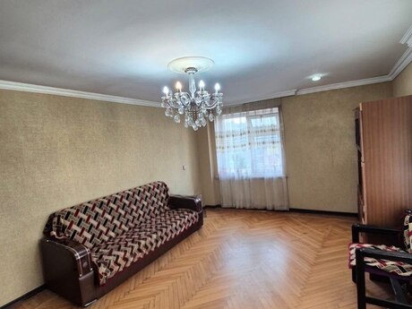 2 otaqlı köhnə tikili - İnşaatçılar m. - 60 m²