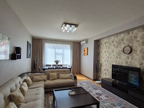 3 otaqlı yeni tikili - Şah İsmayıl Xətai m. - 130 m²