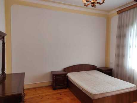 5 otaqlı həyət evi/bağ evi - Avtovağzal m. - 200 m²