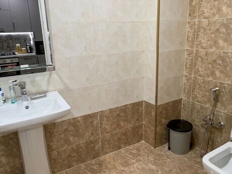 2 otaqlı yeni tikili - Saray q. - 66 m²