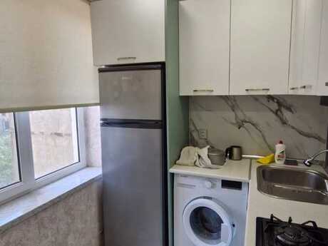 1 otaqlı köhnə tikili - Elmlər Akademiyası m. - 35 m²