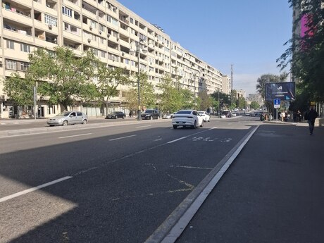 3 otaqlı köhnə tikili - Elmlər Akademiyası m. - 70 m²