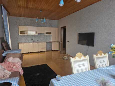 6 otaqlı həyət evi/bağ evi - Quba - 240 m²