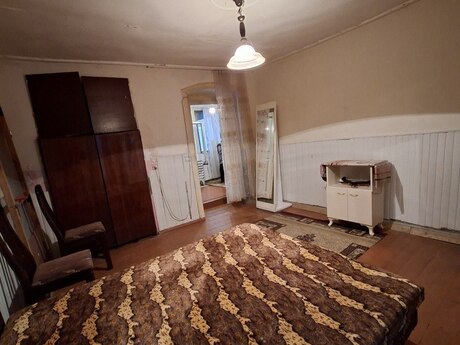 3 otaqlı köhnə tikili - 28 May m. - 75 m²