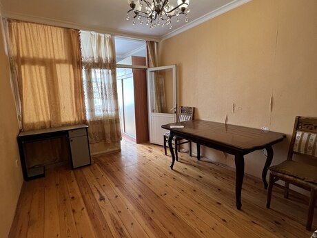 2 otaqlı köhnə tikili - 8-ci kilometr q. - 55 m²