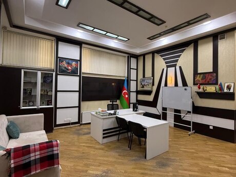 6 otaqlı ofis - İnşaatçılar m. - 220 m²