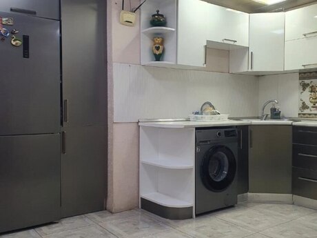 3 otaqlı köhnə tikili - 20 Yanvar m. - 80 m²