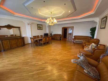 3 otaqlı yeni tikili - İnşaatçılar m. - 180 m²
