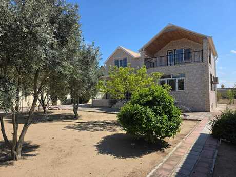 5 otaqlı həyət evi/bağ evi - Şüvəlan q. - 200 m²