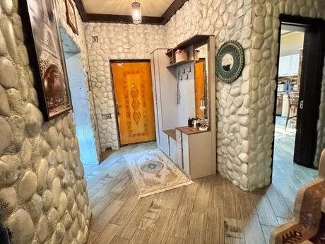 4 otaqlı həyət evi/bağ evi - Azadlıq Prospekti m. - 140 m²