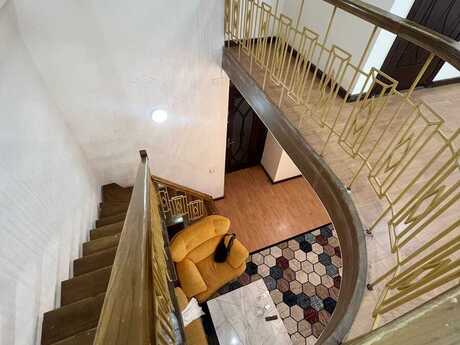 Elan №6111431 - Bakı, Səbail r., 4 otaqlı, 148 m², 2/4 mərtəbə