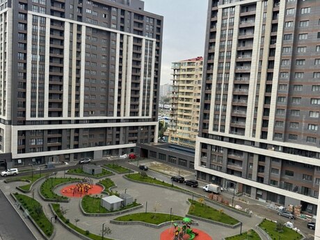 4 otaqlı yeni tikili - Şah İsmayıl Xətai m. - 130 m²