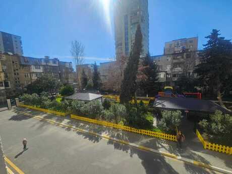 3 otaqlı yeni tikili - İnşaatçılar m. - 117 m²