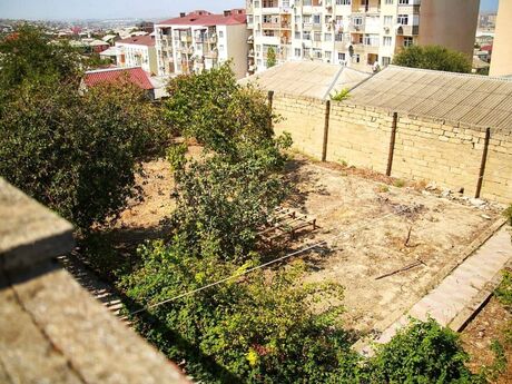 4 otaqlı həyət evi/bağ evi - Çiçək q. - 360 m²
