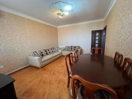 3 otaqlı köhnə tikili - 8 Noyabr m. - 85 m²