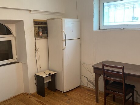 1 otaqlı köhnə tikili - Bakıxanov q. - 25 m²