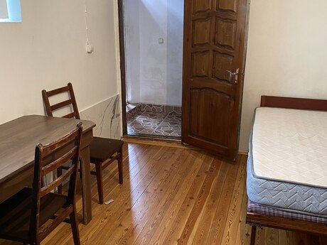 1 otaqlı köhnə tikili - Bakıxanov q. - 25 m²