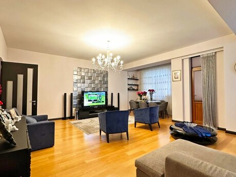 3-комн. новостройка - м. Низами - 147 м²
