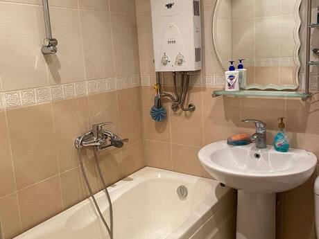 1 otaqlı köhnə tikili - Elmlər Akademiyası m. - 35 m²