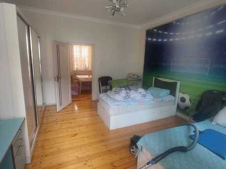 3 otaqlı köhnə tikili - 28 May m. - 70 m²