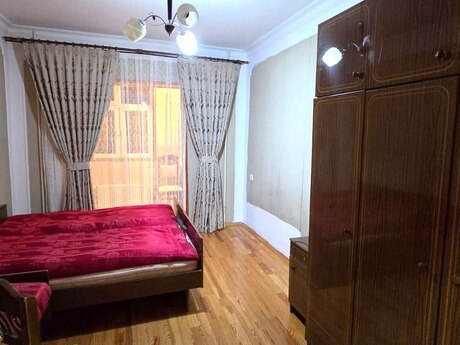 2 otaqlı köhnə tikili - Yeni Günəşli q. - 65 m²