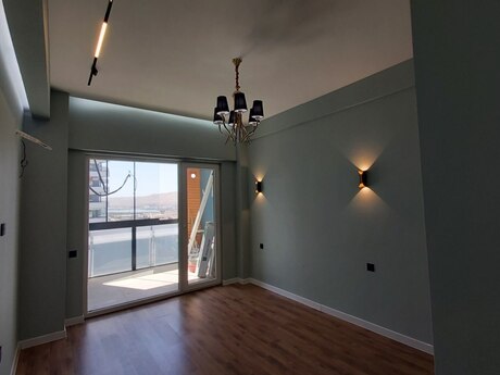 4 otaqlı yeni tikili - Biləcəri q. - 130 m²