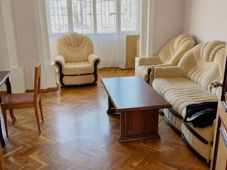 3 otaqlı köhnə tikili - Elmlər Akademiyası m. - 85 m²