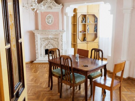 3 otaqlı köhnə tikili - Elmlər Akademiyası m. - 85 m²