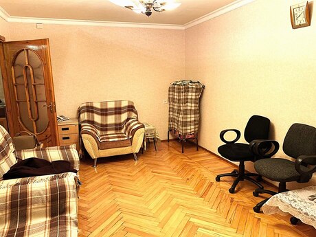 1 otaqlı köhnə tikili - Elmlər Akademiyası m. - 40 m²
