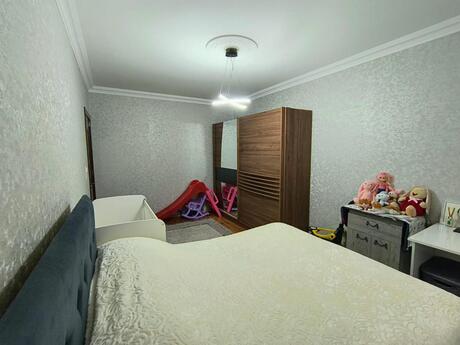 4 otaqlı köhnə tikili - Bakıxanov q. - 100 m²