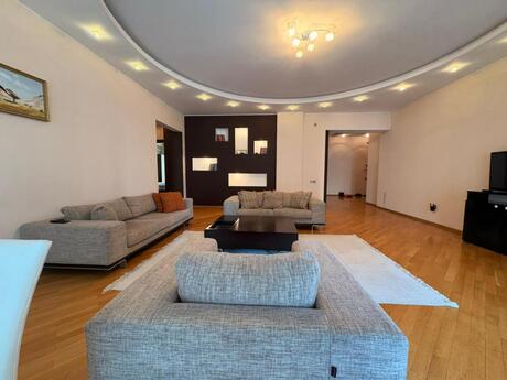 3 otaqlı yeni tikili - 28 May m. - 140 m²
