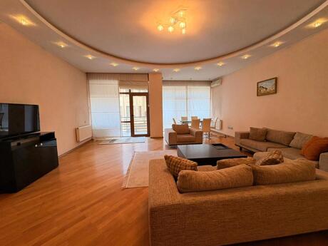 3 otaqlı yeni tikili - 28 May m. - 140 m²