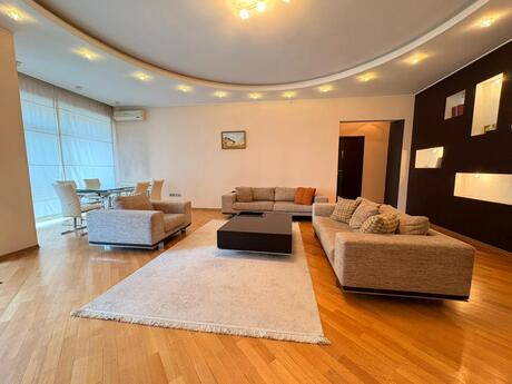 3 otaqlı yeni tikili - 28 May m. - 140 m²