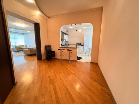 3 otaqlı yeni tikili - 28 May m. - 140 m²